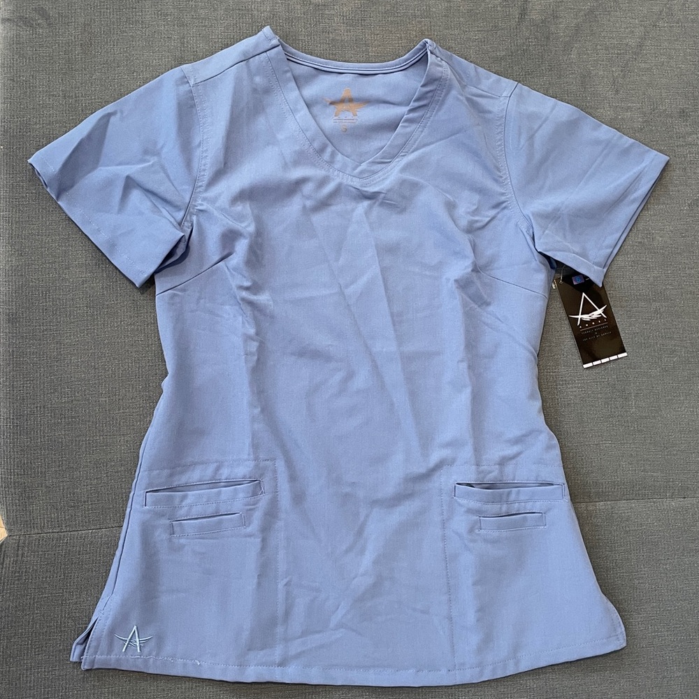 Angel Scrub Top NWT, Small